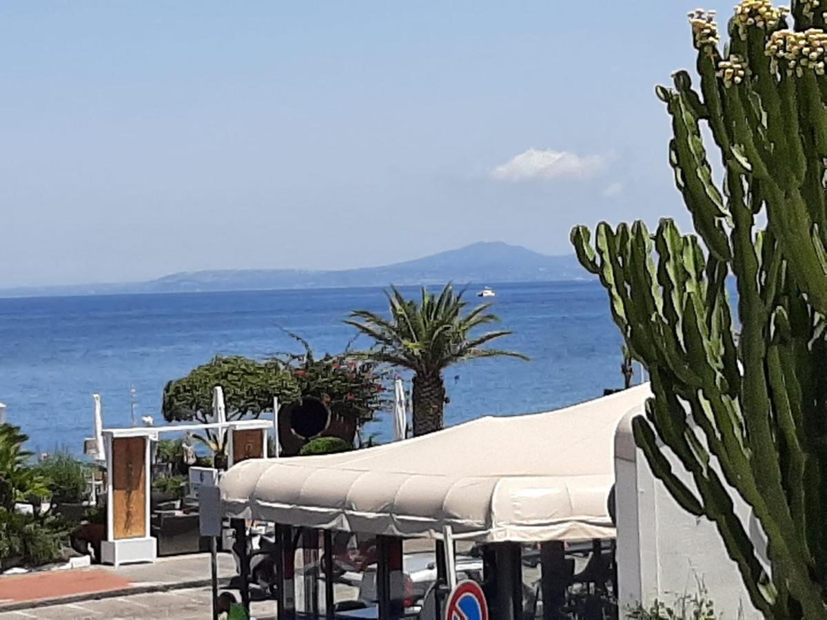 La Terrazza Dell^Ippocampo #Seaview Apartment อีสเกีย ภายนอก รูปภาพ
